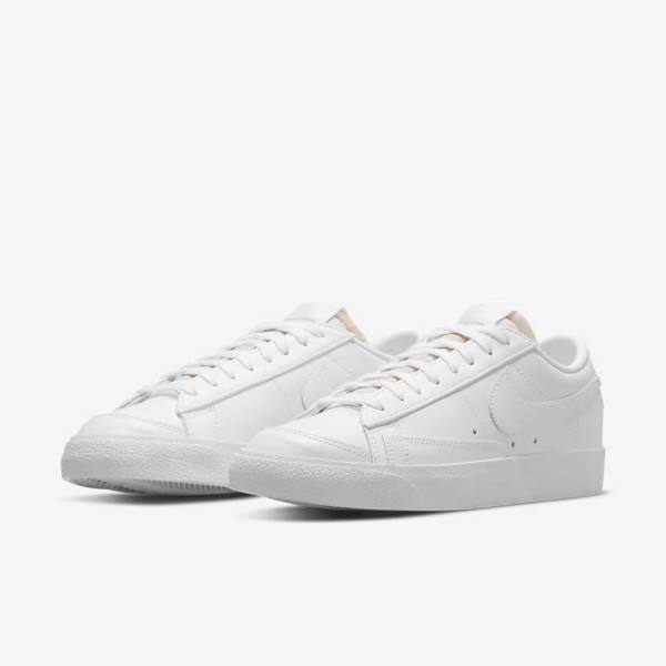 Nike Blazer Low 77 Sneakers Damen Weiß | NK852NDK