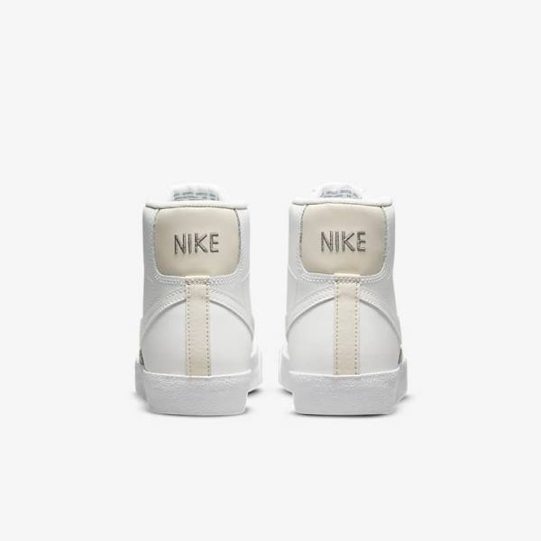 Nike Blazer Mid 77 Older Basketballschuhe Kinder Weiß Hellbraun Weiß | NK458ONG