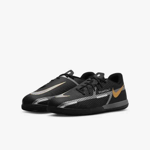 Nike Jr. Phantom GT2 Academy IC Older Indoor Court Fußballschuhe Kinder Metal Gold Metal | NK971YWM